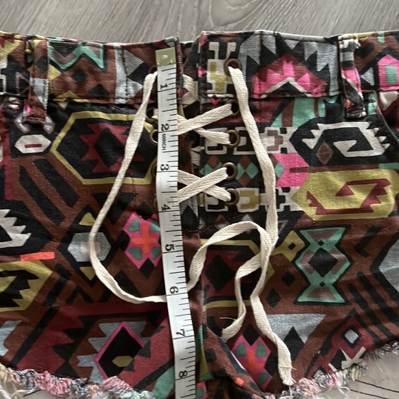 BILLABONG Shorts - Picture 8 of 8